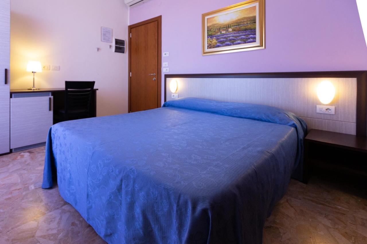 Hotel Belvedere Porto SantʼElpidio Buitenkant foto