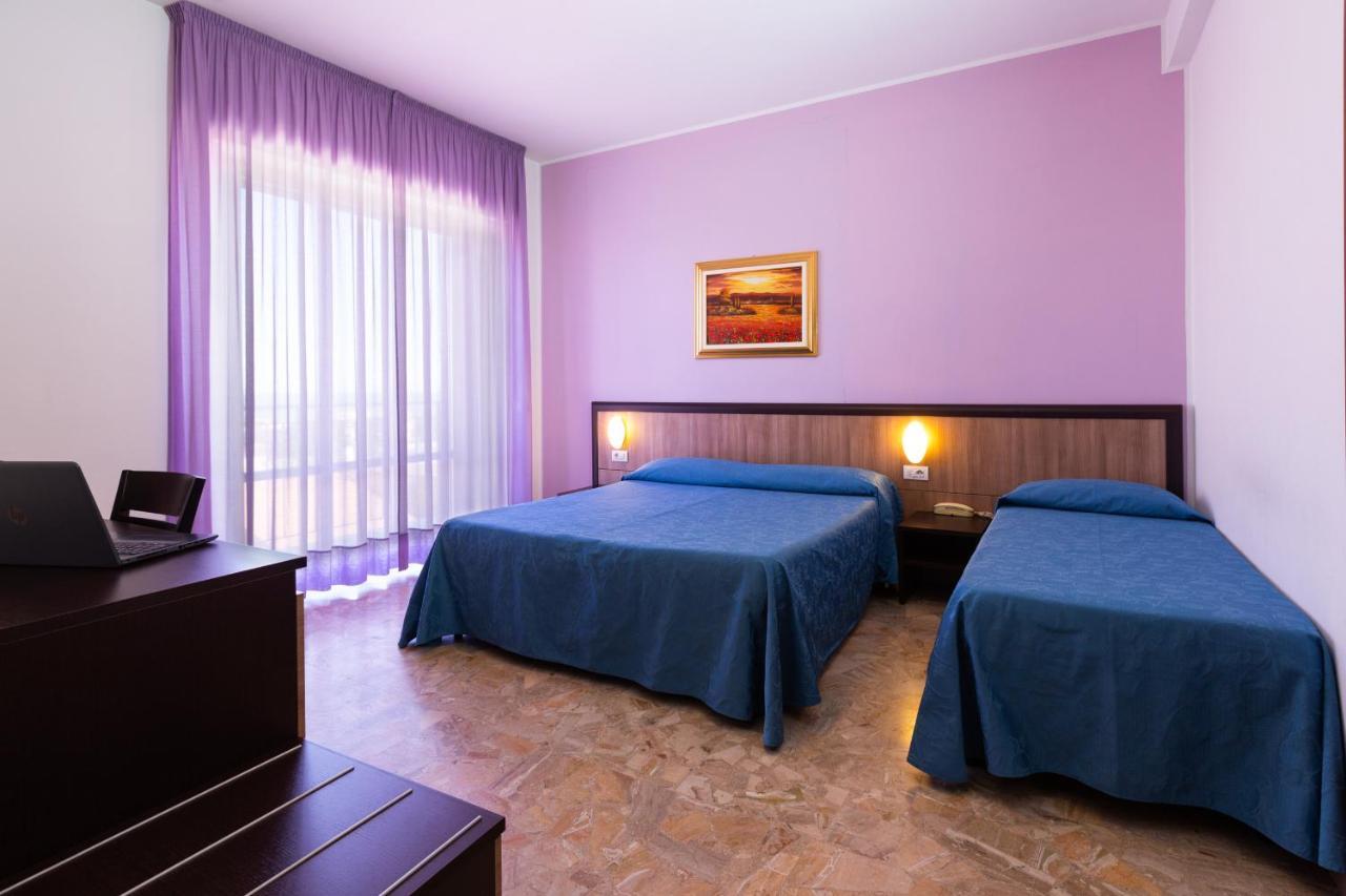 Hotel Belvedere Porto SantʼElpidio Buitenkant foto