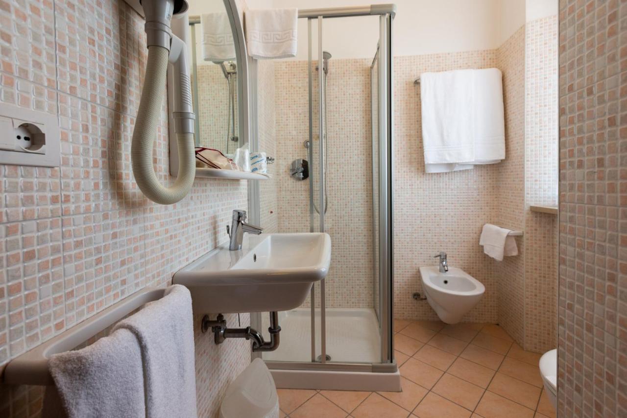 Hotel Belvedere Porto SantʼElpidio Buitenkant foto